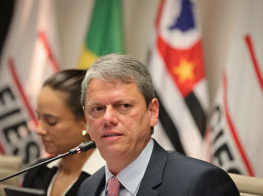 Tarcísio diz ter certeza de que reunião com Flávio na quarta-feira será positiva