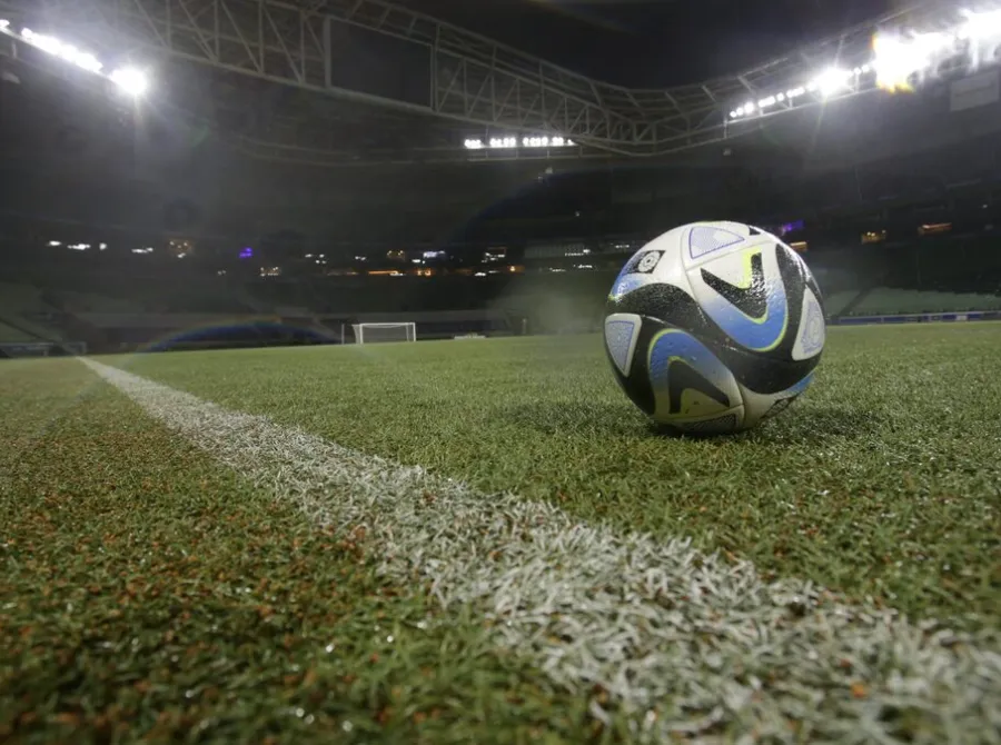 Palmeiras e 4 clubes rebatem críticas ao piso sintético: 'Narrativas que distorcem a realidade'