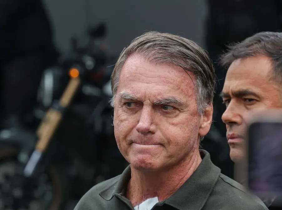 Bolsonaro cancela entrevista que daria ao 'Metrópoles' e alega 'questão de saúde'