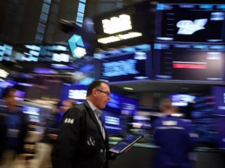 Bolsas da Europa fecham em alta impulsionadas por tecnologia em ambiente de liquidez reduzida