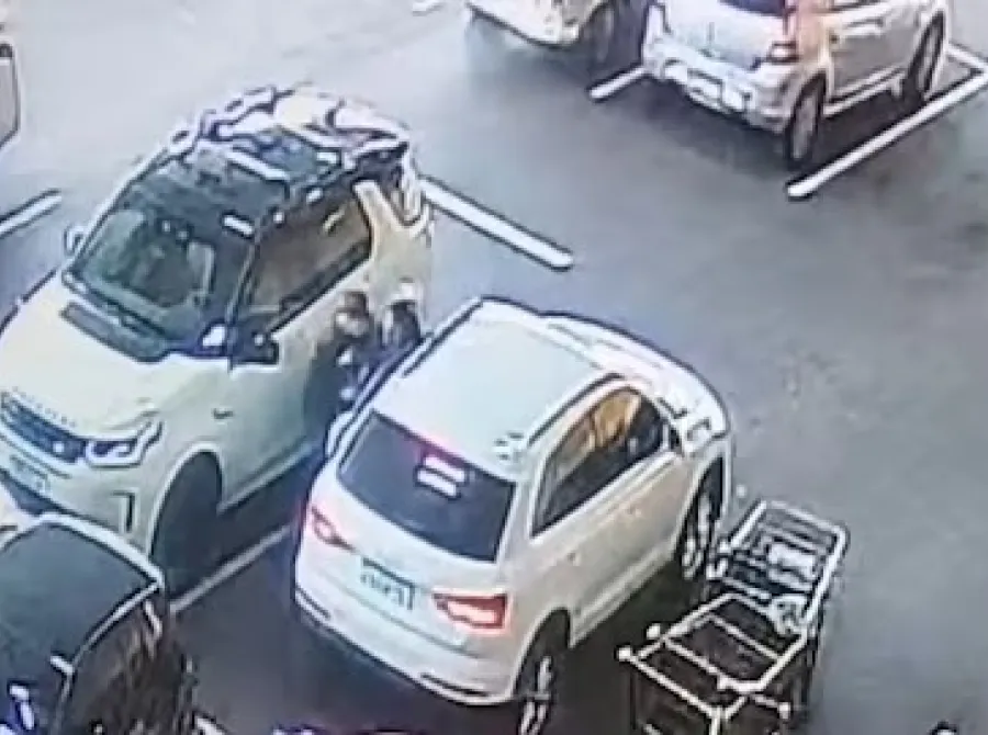 Mulher é sequestrada em estacionamento de supermercado na zona sul de São Paulo