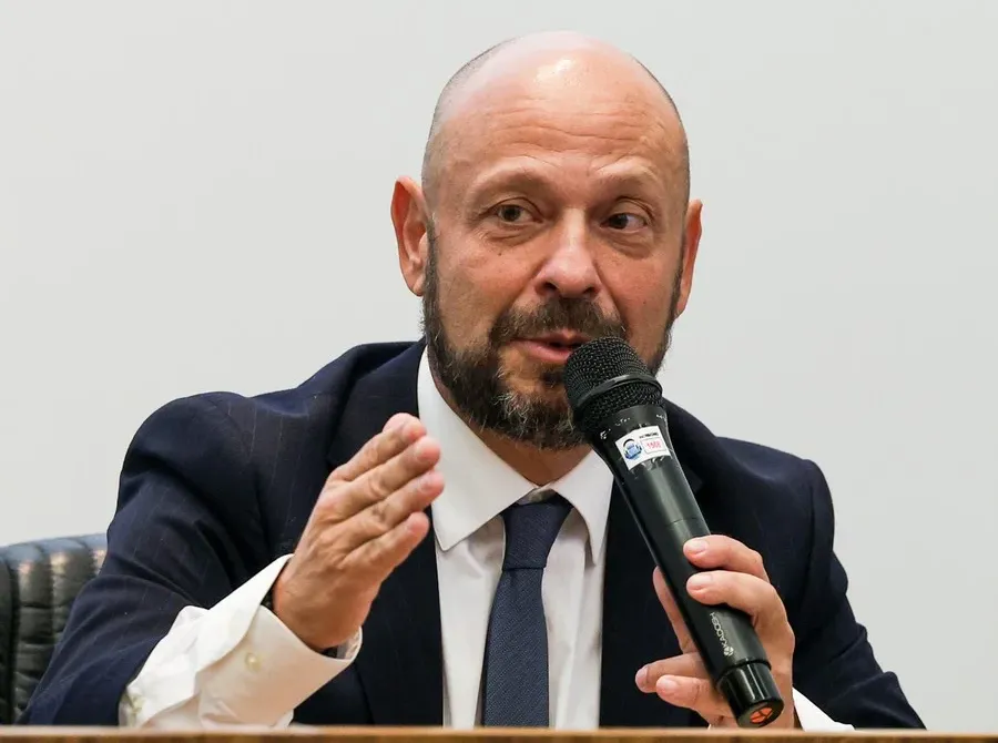 INSS: repasse de consignados ao Master foi bloqueado até se provar veracidade de contratos