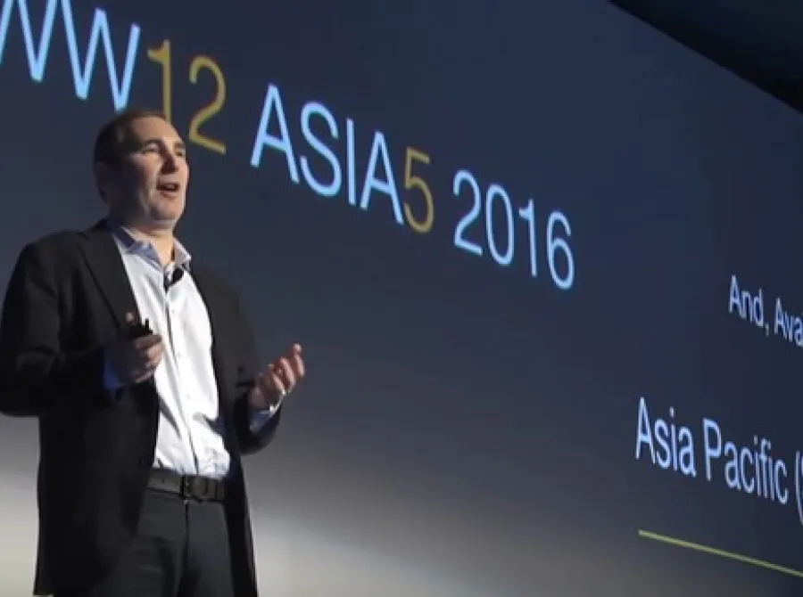 CEO da Amazon diz que tarifas de Trump começaram a impactar os preços