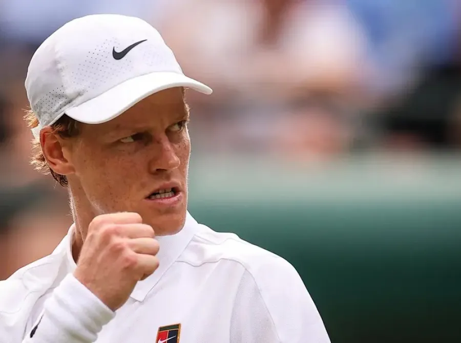 Sinner conquista nona vitória sobre Ben Shelton e encara Djokovic na semi do Australian Open