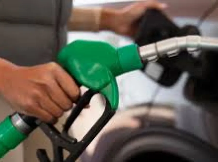 Reajuste de mensalidades e gasolina pressionam inflação ao consumidor no IGP-10 de fevereiro