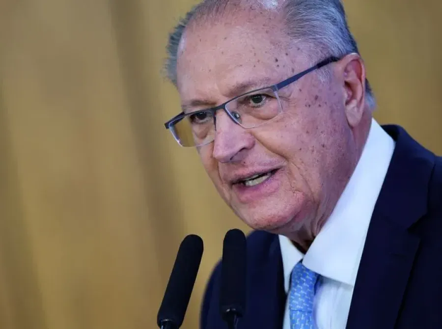 Distribuidoras sugeriram que Petrobras aumente a sua importação de diesel, diz Alckmin