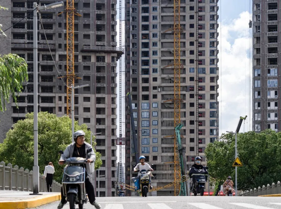 China: vendas de novas moradias caem 21,8% no 1º bimestre e aceleram ritmo de queda