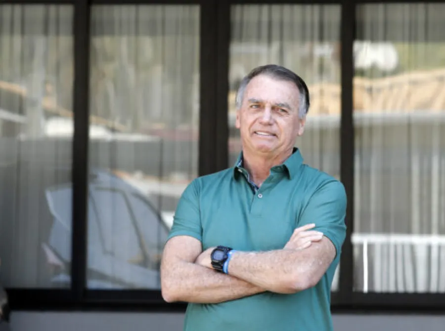 Bolsonaro pede autorização a Moraes para fazer nova cirurgia