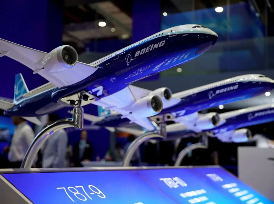 Boeing tem prejuízo menor que o esperado e receita supera previsão