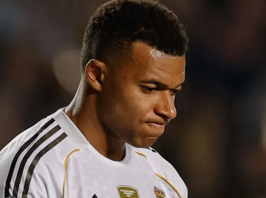 Mbappé é diagnosticado com lesão muscular a dois meses da Copa do Mundo