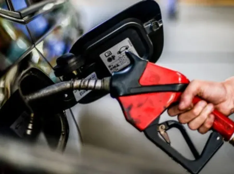 Impacto da alta no petróleo nos preços de combustíveis no Brasil é da ordem de 20%, diz Durigan