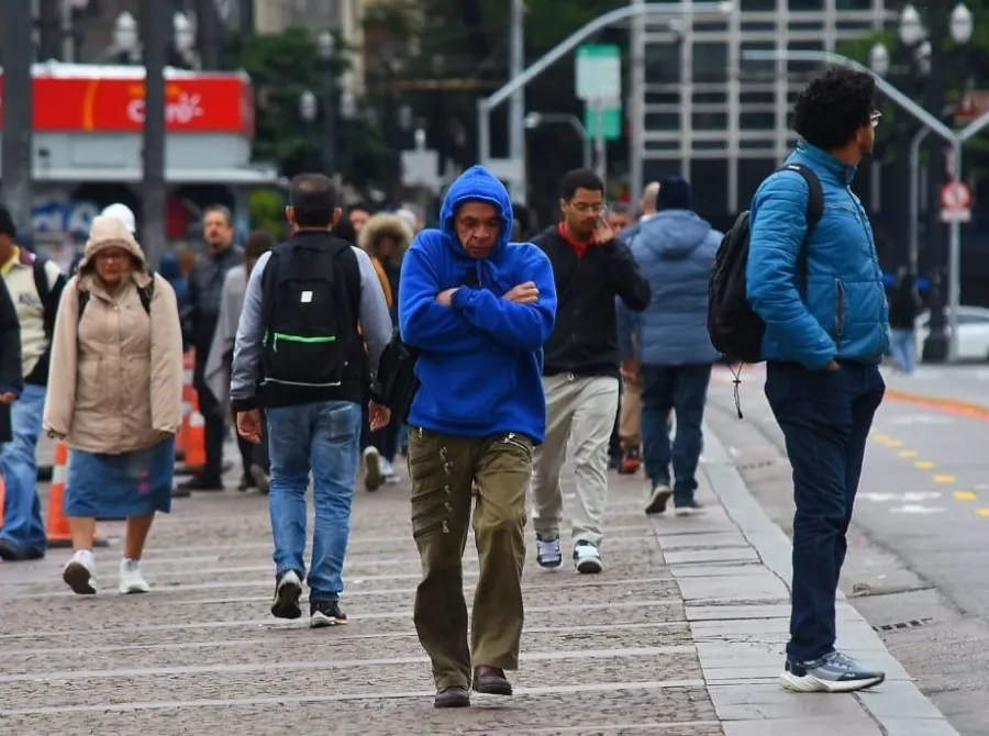 Virada no tempo traz chuva e derruba temperaturas em SP; veja quando