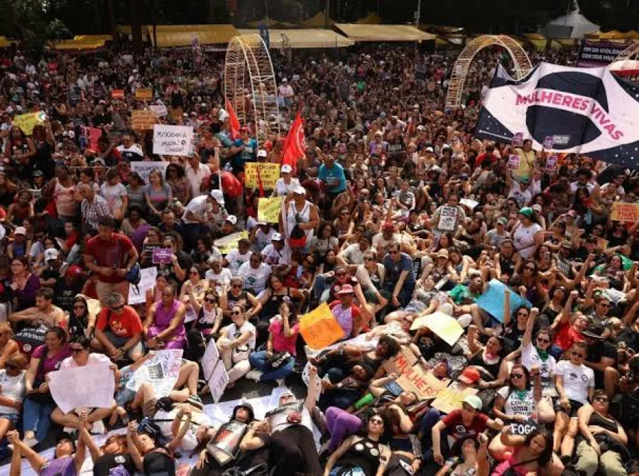 "Levante Mulheres Vivas" reúne milhares de pessoas em 12 cidades e reforça mobilização contra o feminicídio