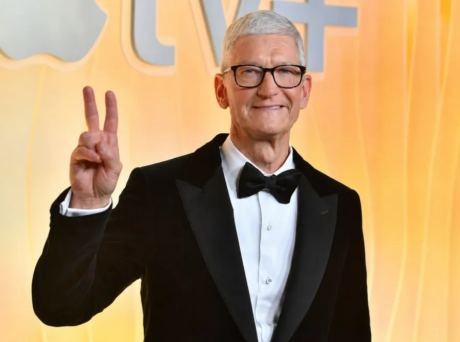 Após 15 anos e Apple avaliada em mais de US$ 4,5 trilhões, Tim Cook deixa cargo de CEO